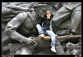 Kyjev - památník u monumentu Matka vlasti